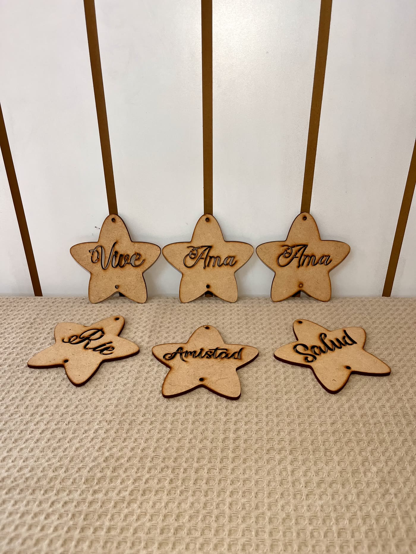 Estrellas caladas con frase