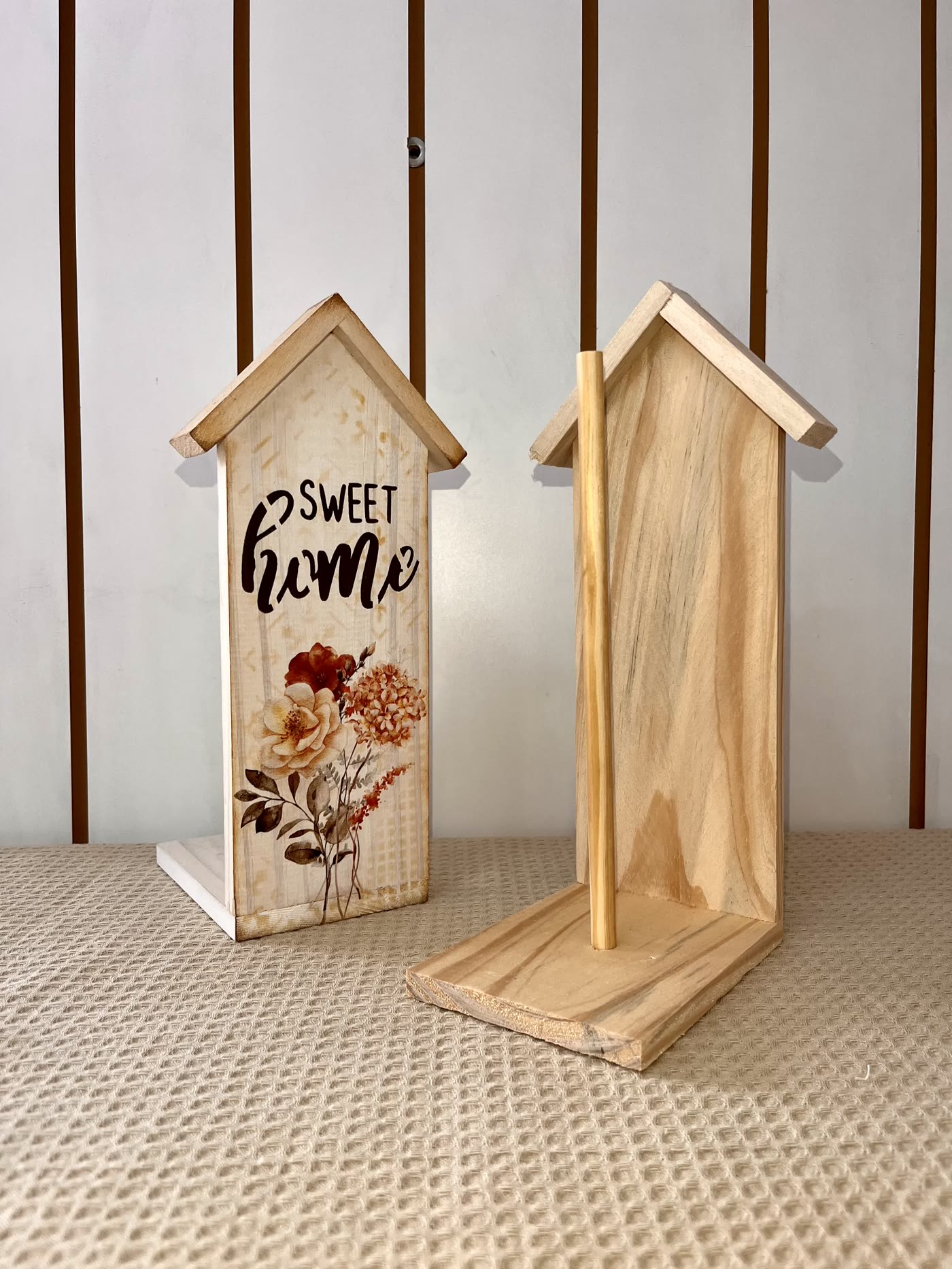 Casita portarrollo